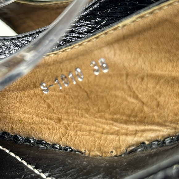 Elegant Black Wedge Sandals - Picture 6 of 11